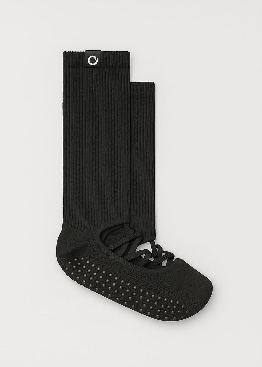 Strappy grip socks with silicone grips in black